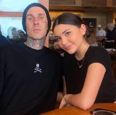 Atiana De La Hoya also shares a special bond with her stepdad Travis Barker